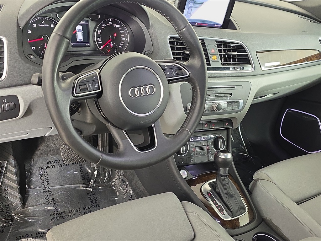 2017 Audi Q3 Prestige photo 13