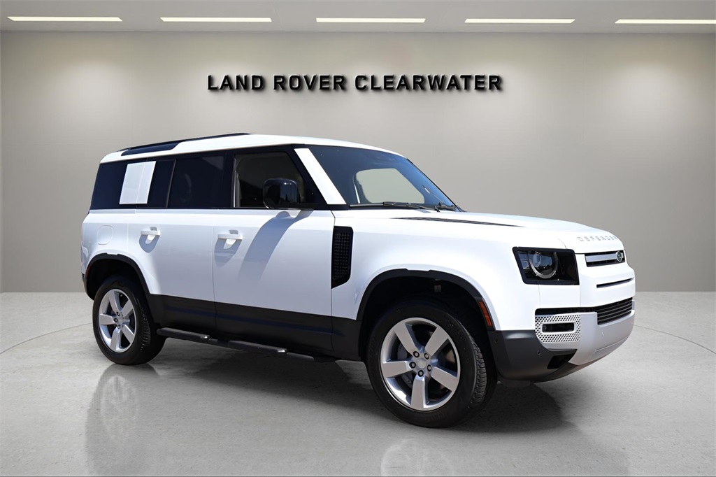 2025 Land Rover Defender 110 S photo 7