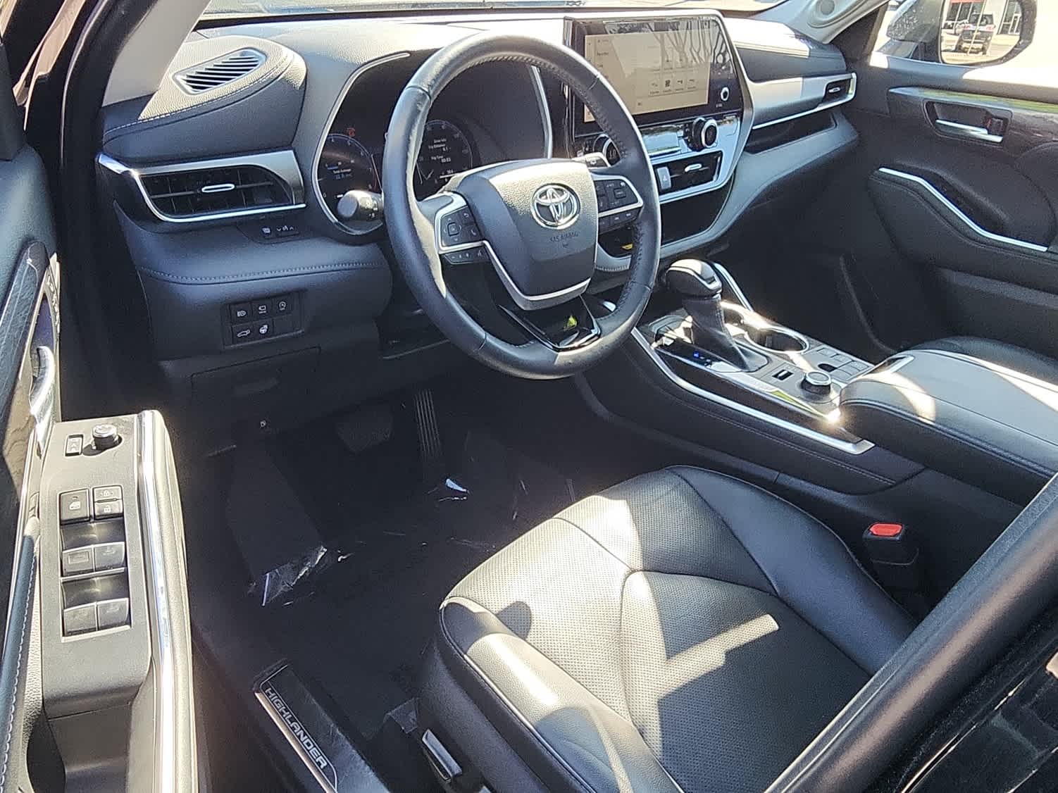 2023 Toyota Highlander Limited photo 8
