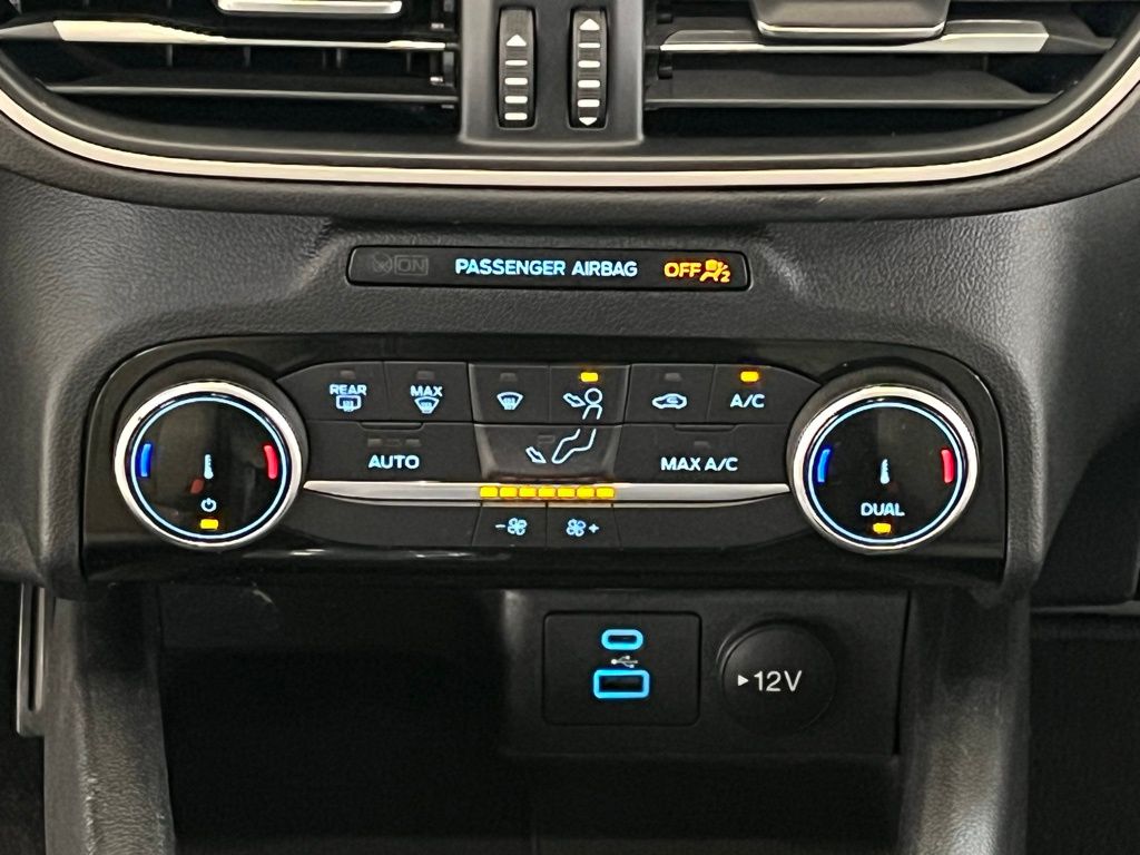 2022 Ford Escape Hybrid SE photo 18