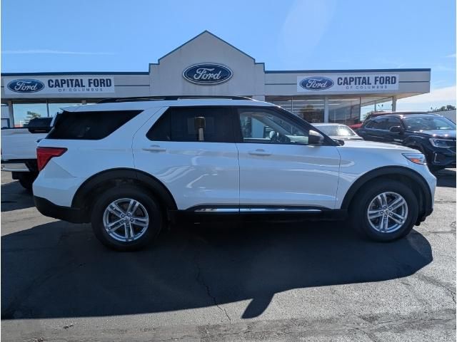 2022 Ford Explorer XLT photo 2
