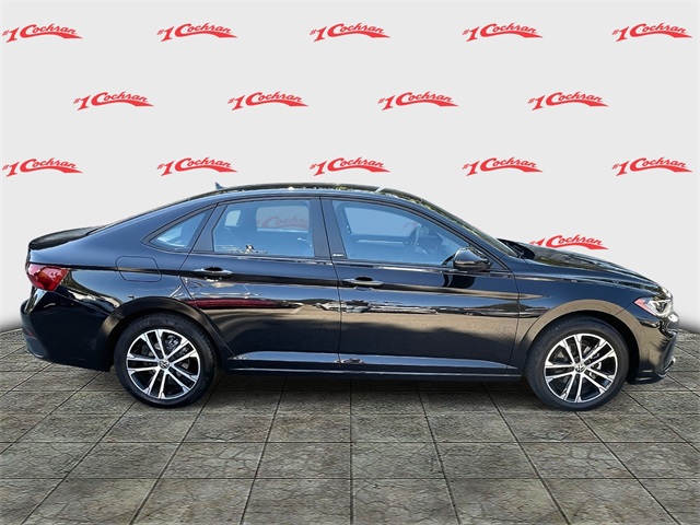 2025 Volkswagen Jetta 1.5T Sport photo 2