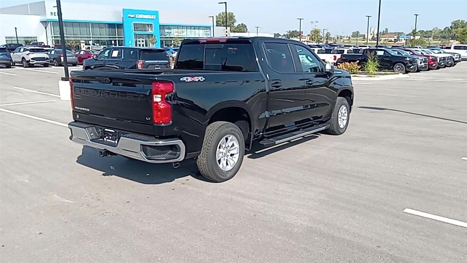 2026 Chevrolet Silverado 1500 LT photo 4