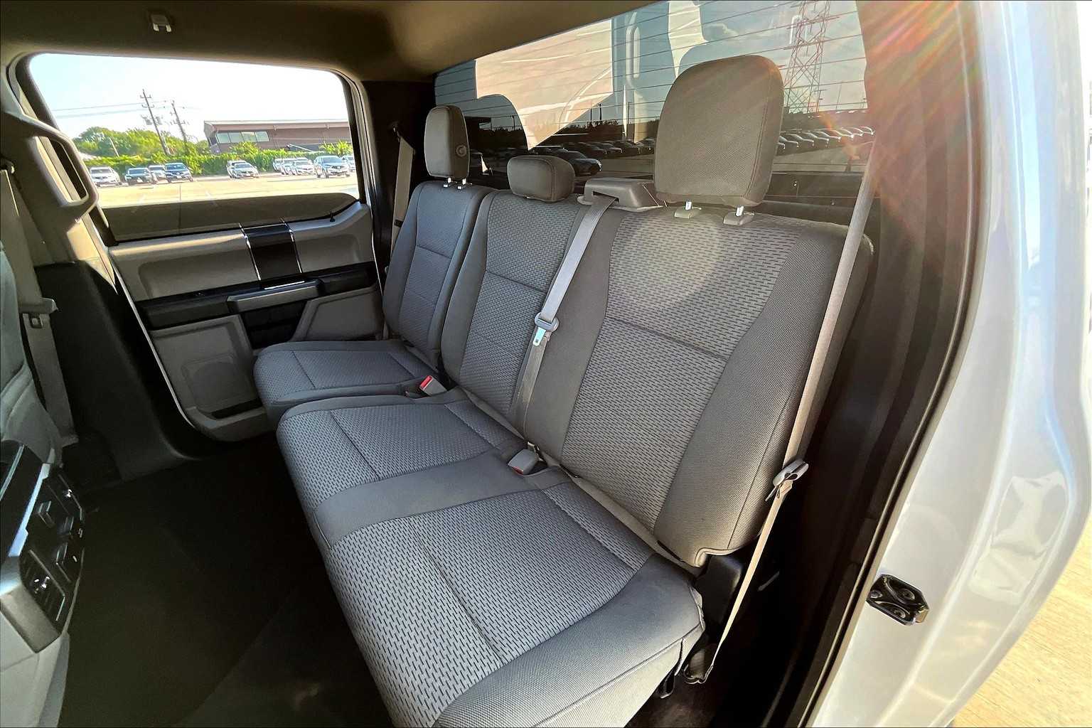 2019 Ford F-150 XLT photo 17