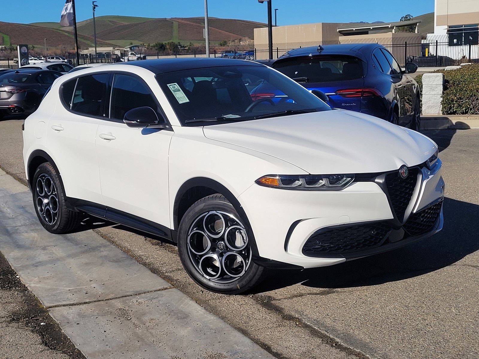 2025 Alfa Romeo Tonale Base's photo