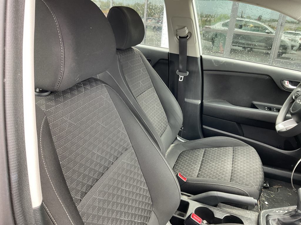 2023 Kia Rio LX photo 9
