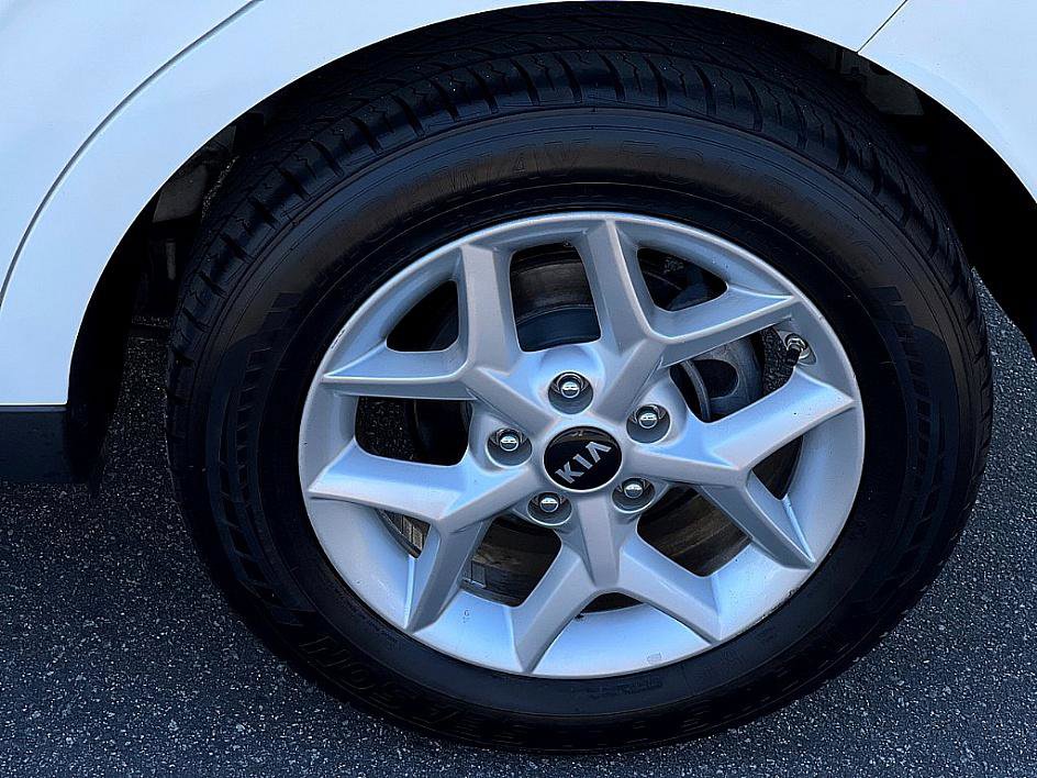 2020 Kia Soul S photo 5
