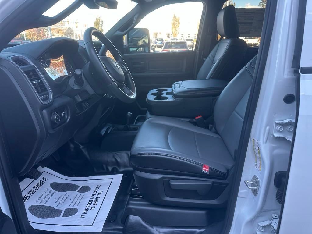 2024 Ram 2500 Tradesman photo 2