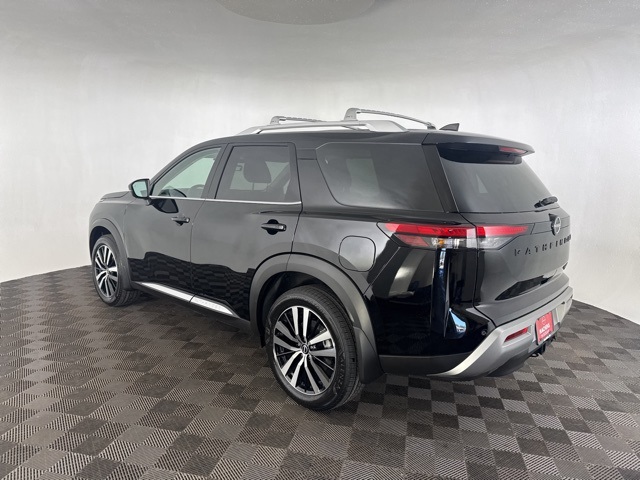 2025 Nissan Pathfinder Platinum photo 6