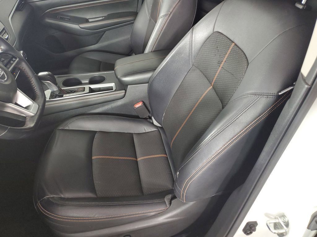 Used 2021 White Nissan 2.5 SR image 17