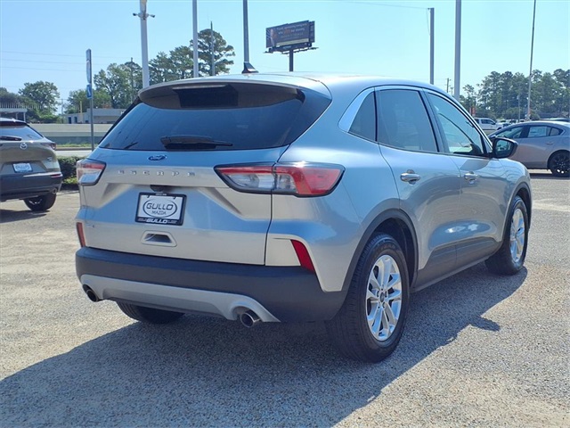 2022 Ford Escape SE photo 2