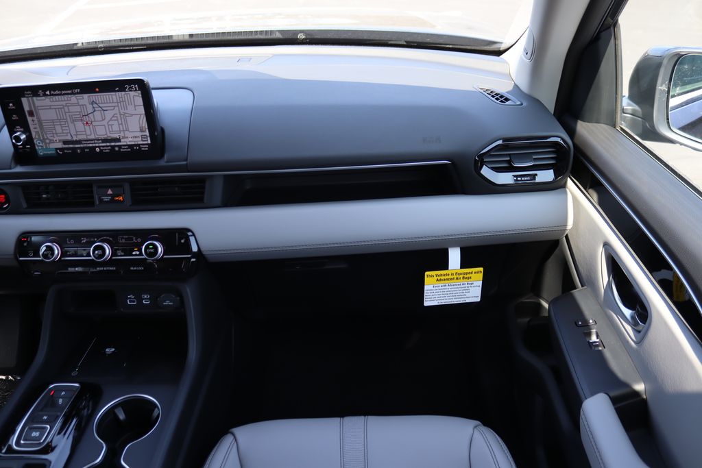 2025 Honda Pilot Touring photo 16