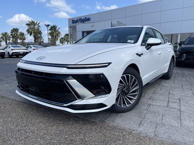 2025 Hyundai Sonata Hybrid SEL photo 3