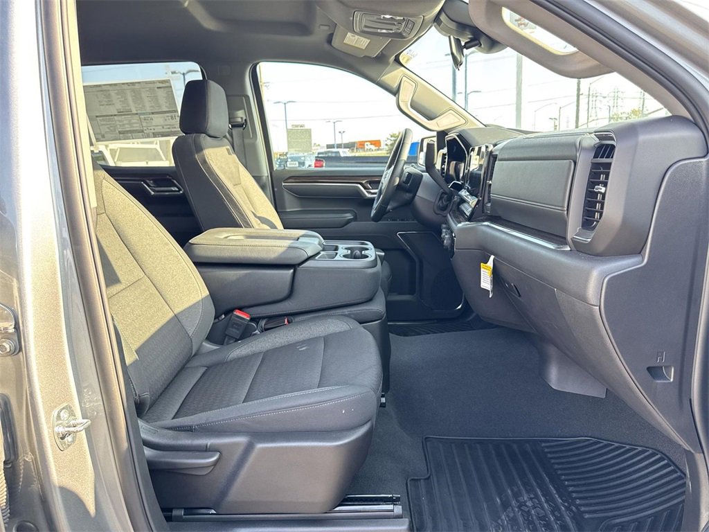 2025 Chevrolet Silverado 1500 LT photo 29