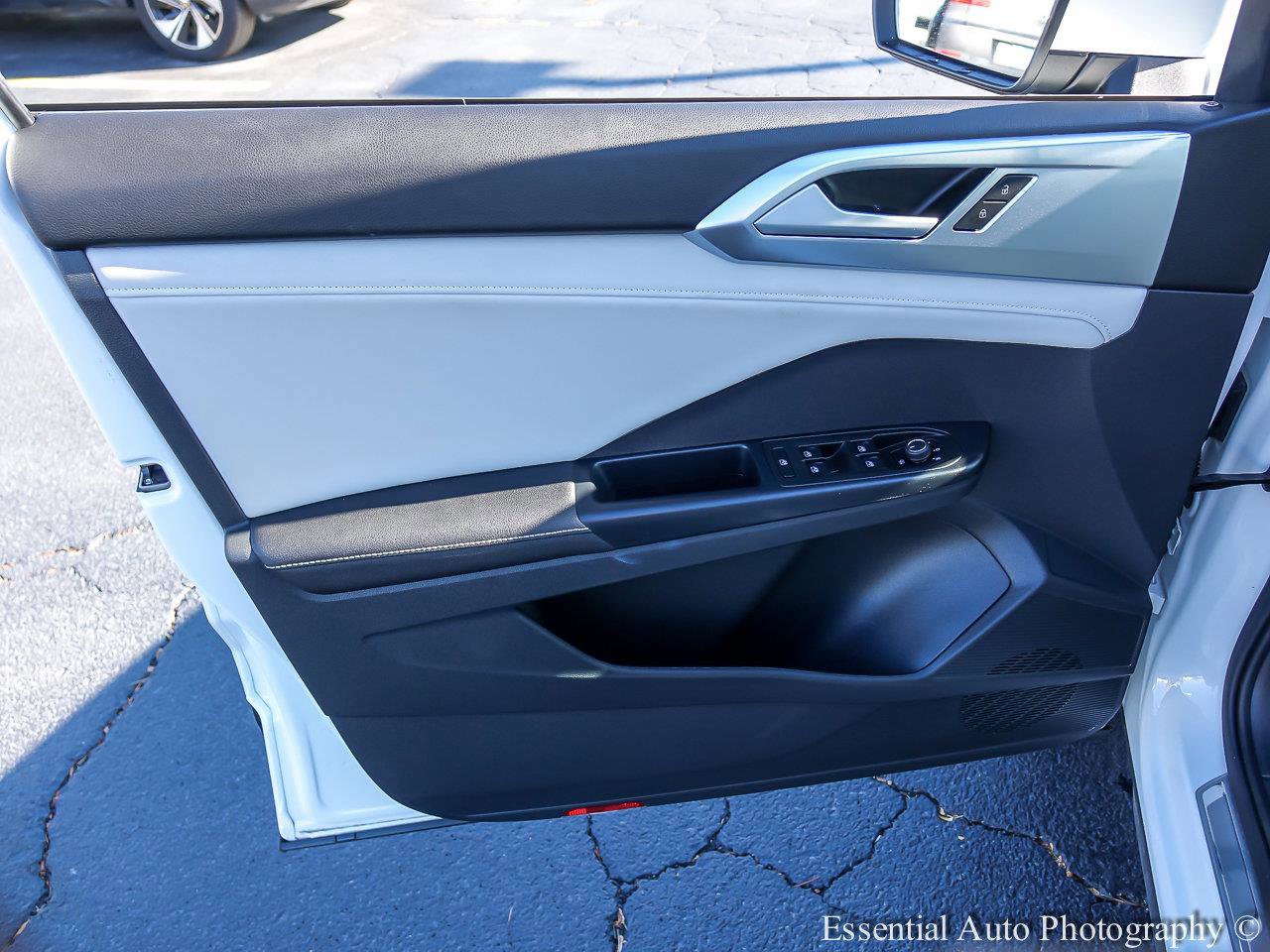 2025 VOLKSWAGEN TAOS - Image 18