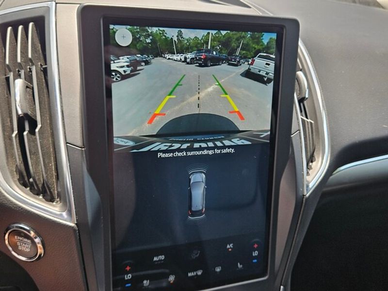 2024 Ford Edge Titanium photo 21