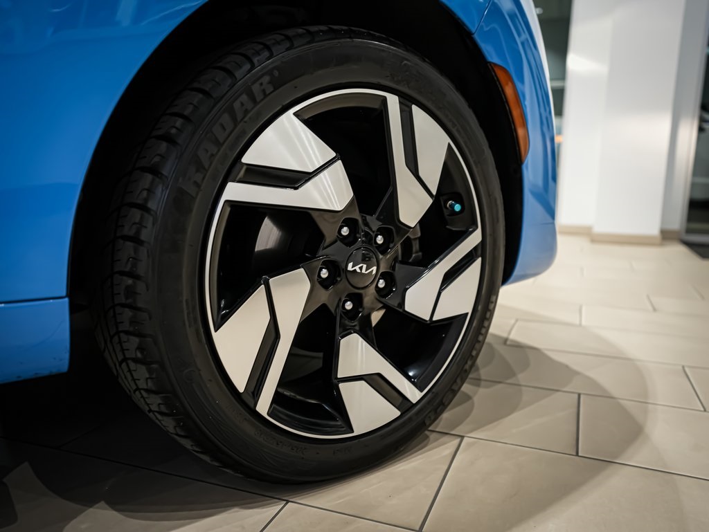 2023 Kia Soul GT-Line photo 7