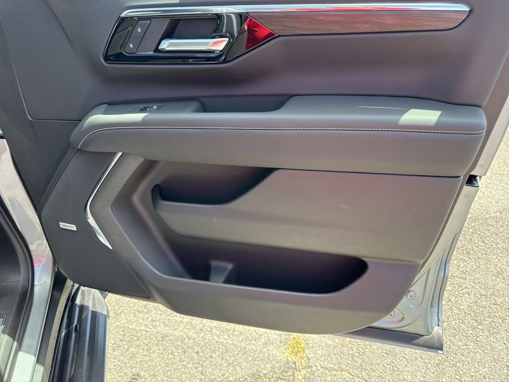 2025 Chevrolet Tahoe Premier photo 46