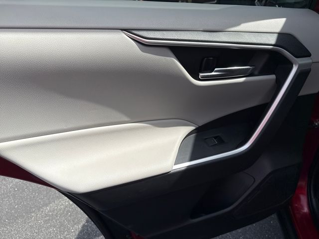2022 Toyota RAV4 XLE photo 11