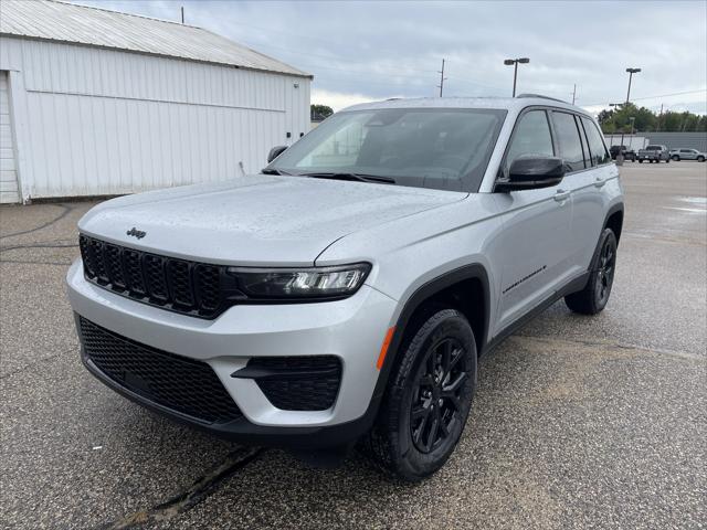 2025 Jeep Grand Cherokee Altitude's photo