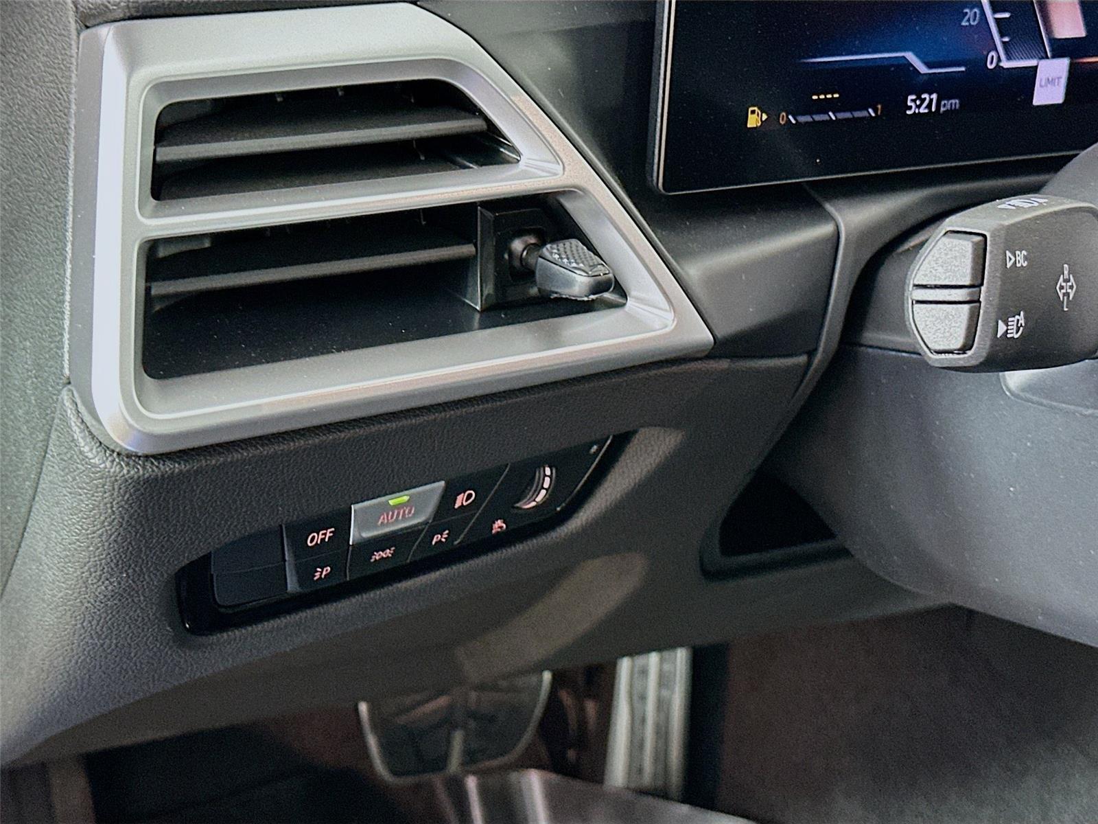 2025 Bmw 330i xDrive photo 10