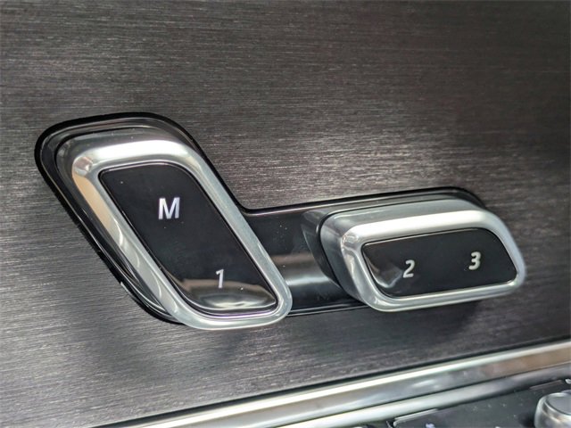 2025 Land Rover Range Rover SE photo 22