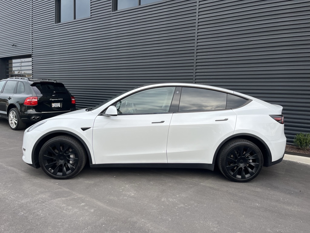 2023 Tesla Model Y Long Range photo 2