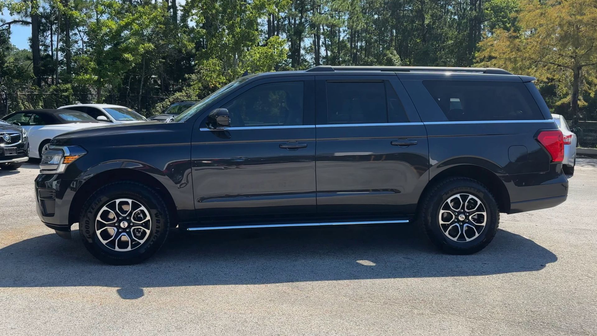 2022 Ford Expedition XLT MAX photo 38