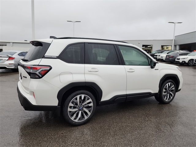 2025 Subaru Forester Touring photo 2