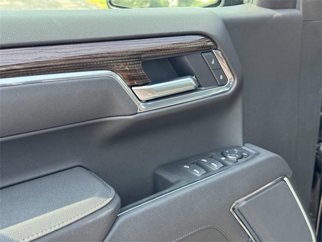 2025 Chevrolet Silverado 1500 LT photo 12