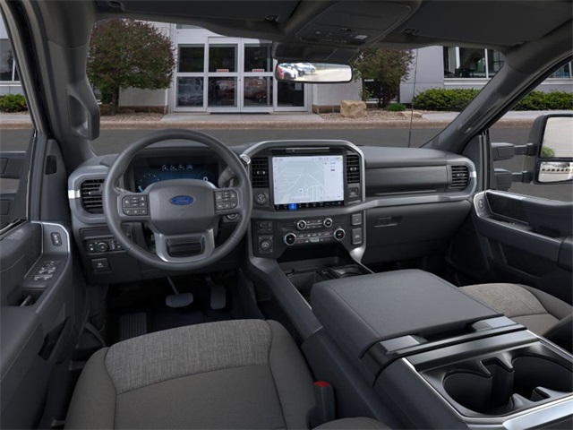 2025 Ford F-150 XLT photo 8