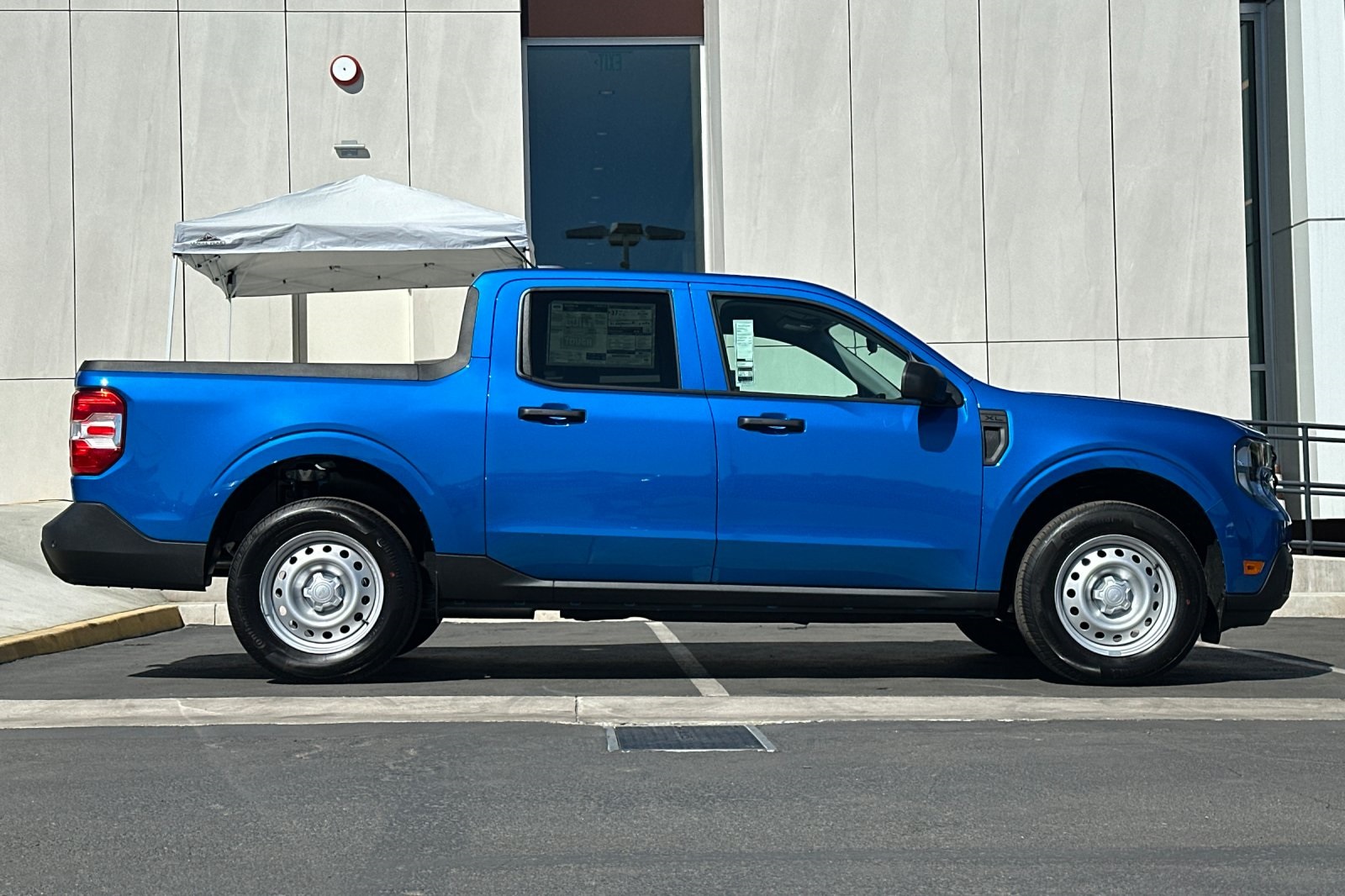 2025 Ford Maverick XL photo 2