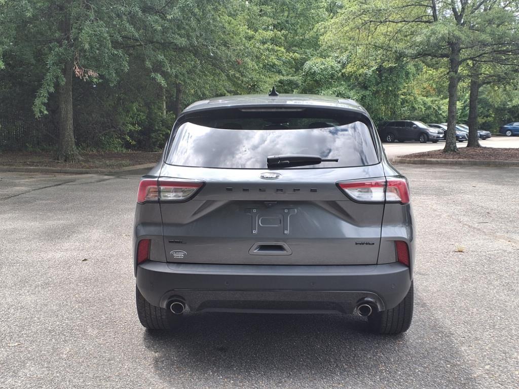 2022 Ford Escape SEL photo 5