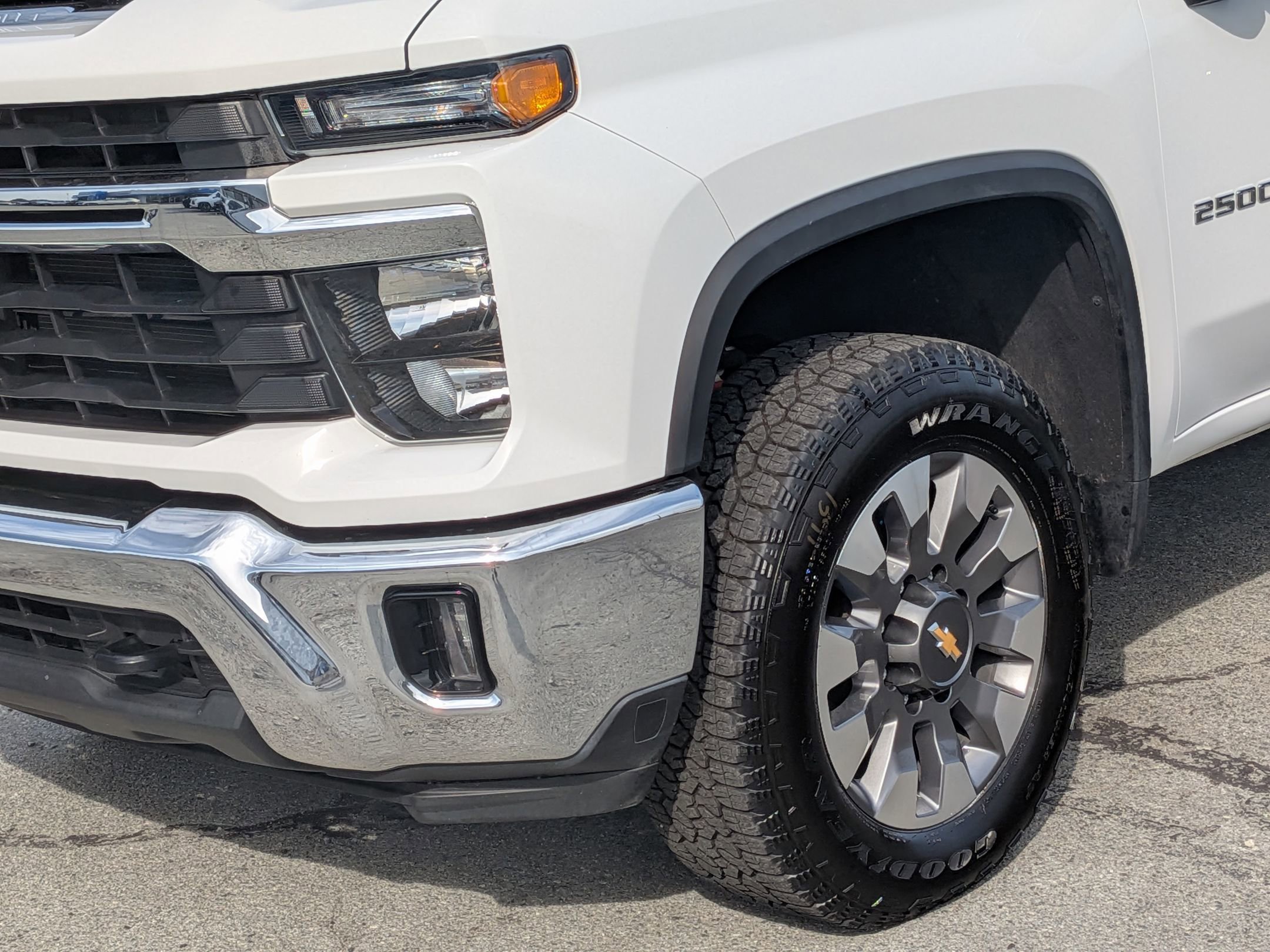 2024 Chevrolet Silverado 2500HD LT photo 9