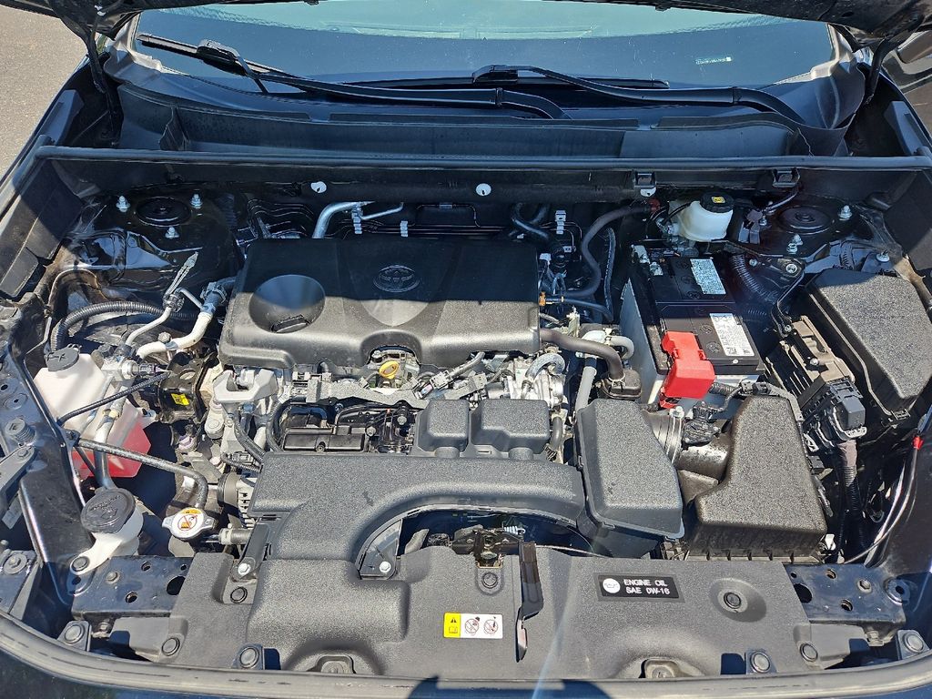 2024 Toyota RAV4 XLE photo 2