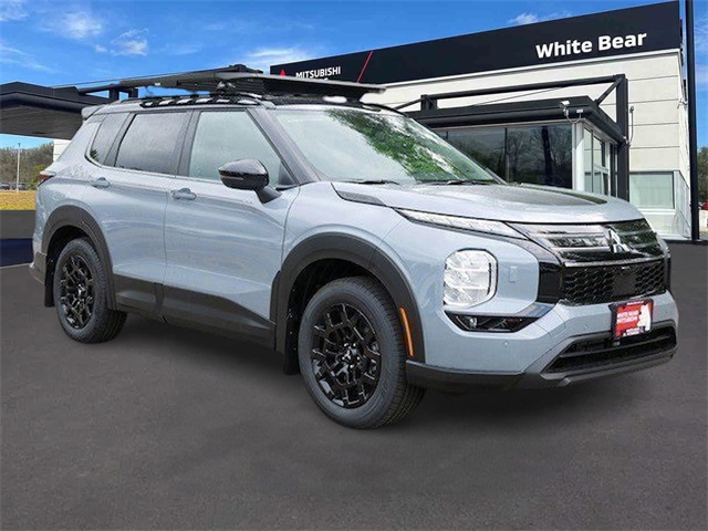 2025 Mitsubishi Outlander Trail Edition's photo