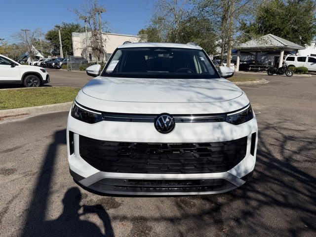 2025 Volkswagen Tiguan SE photo 2