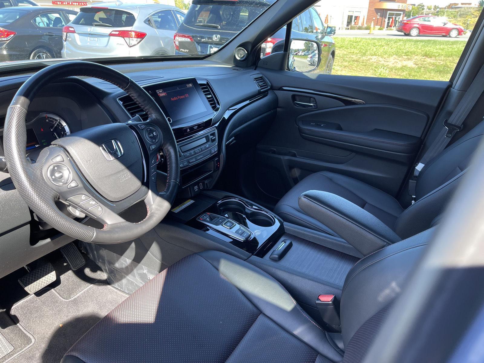 2022 Honda Ridgeline Black Edition photo 4