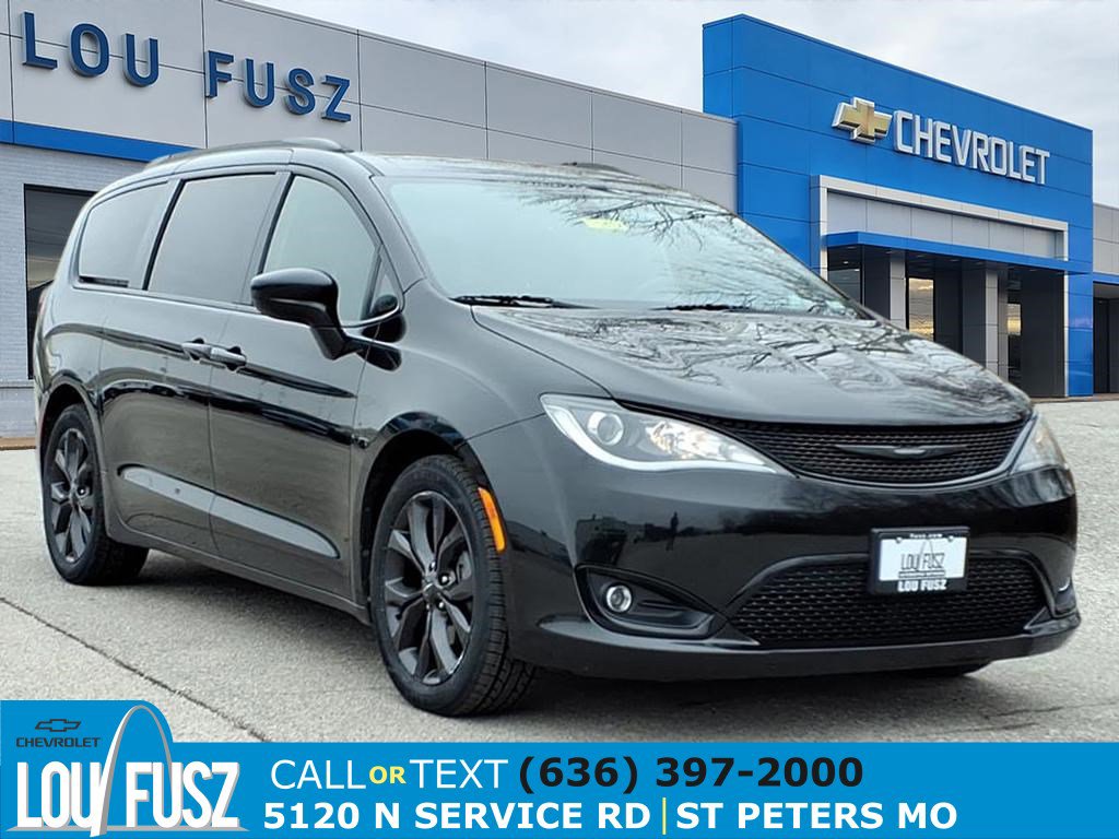 2019 Chrysler Pacifica Touring L Plus's photo