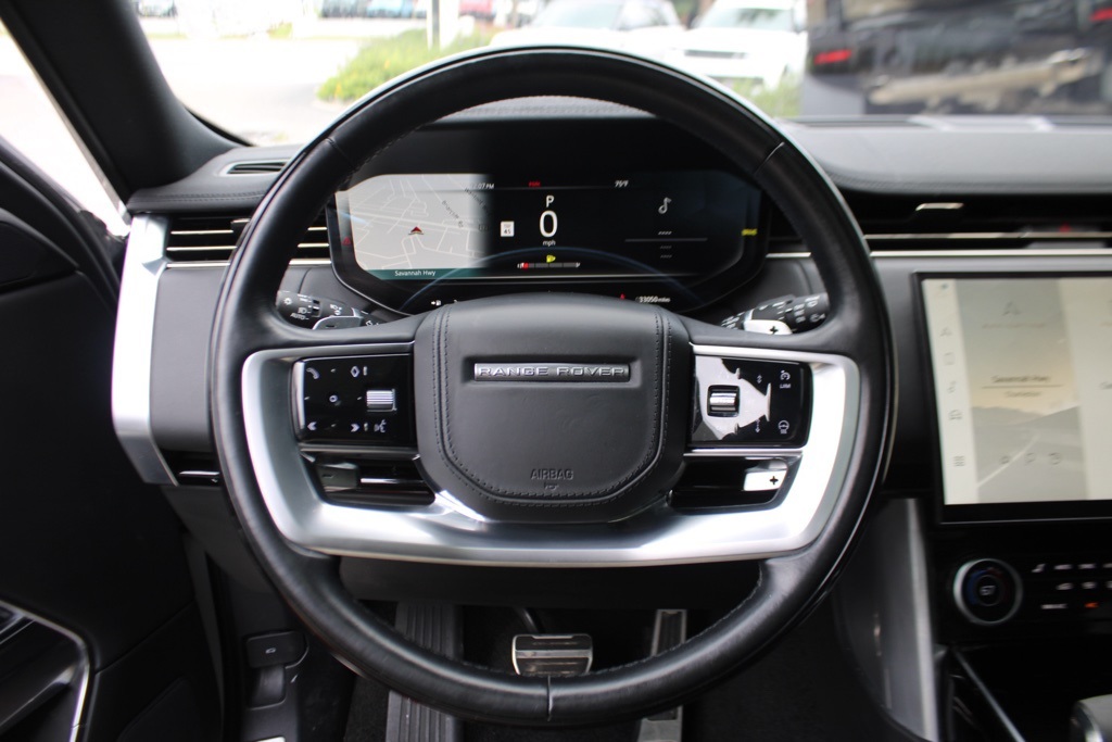 2023 Land Rover Range Rover SE photo 12
