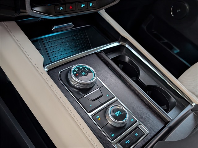 2024 Ford Expedition MAX Platinum photo 14