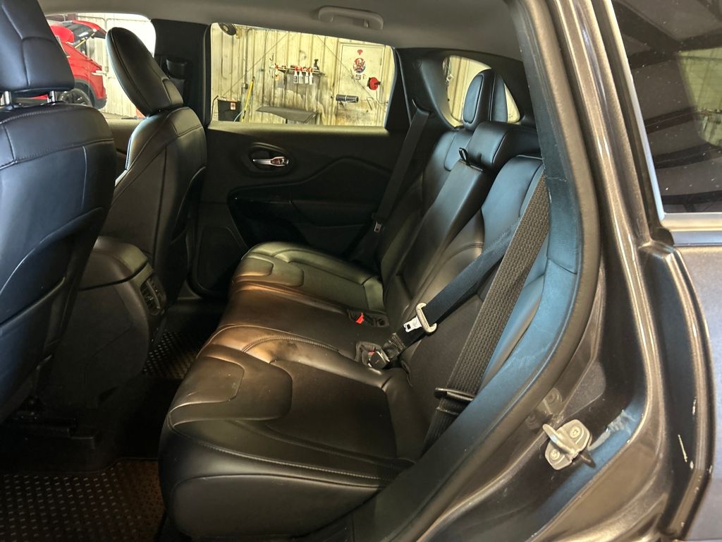 2020 Jeep Cherokee Altitude photo 19