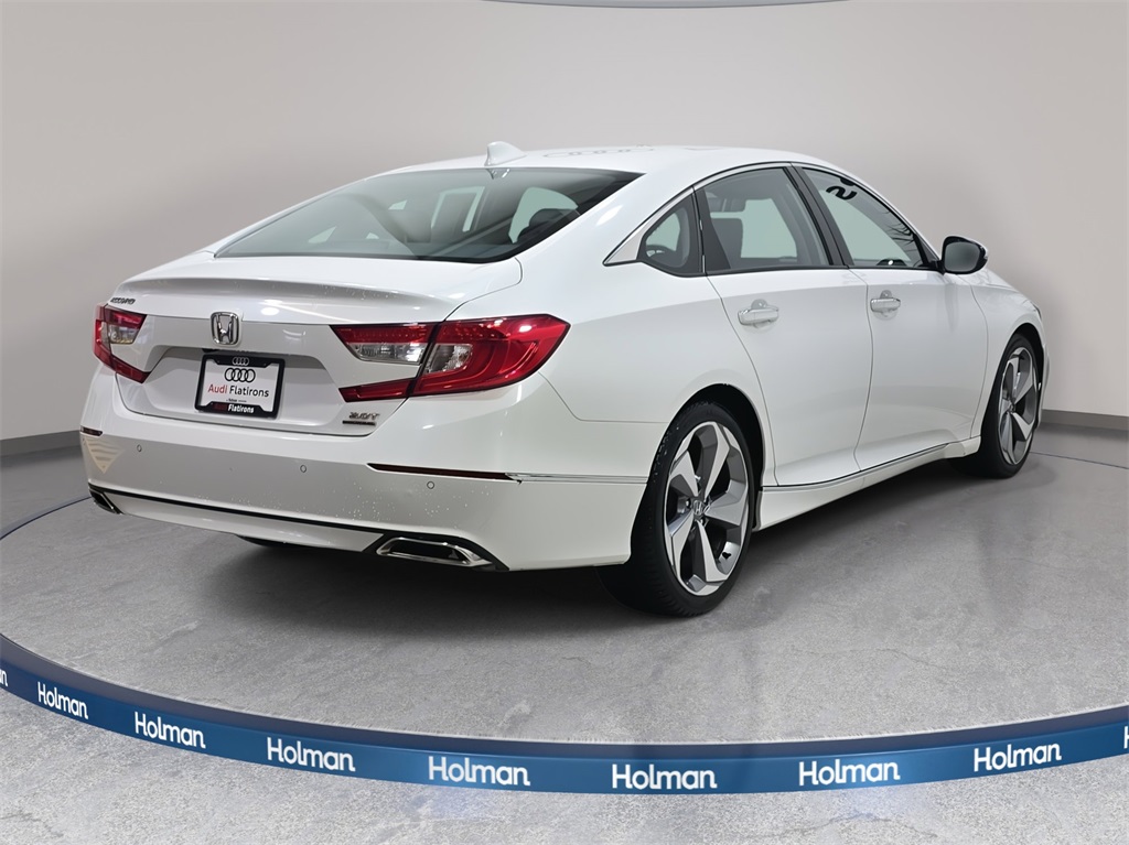 2018 Honda Accord Touring 2.0T photo 4