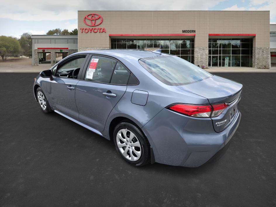 2025 Toyota Corolla LE photo 7