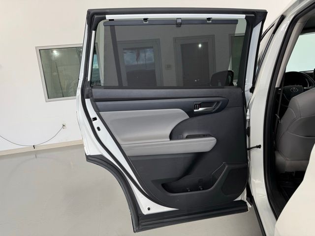 2020 Toyota Highlander XLE photo 36
