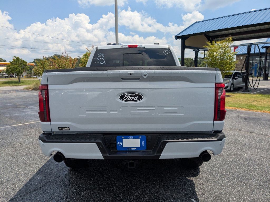 2025 Ford F-150 XLT photo 4