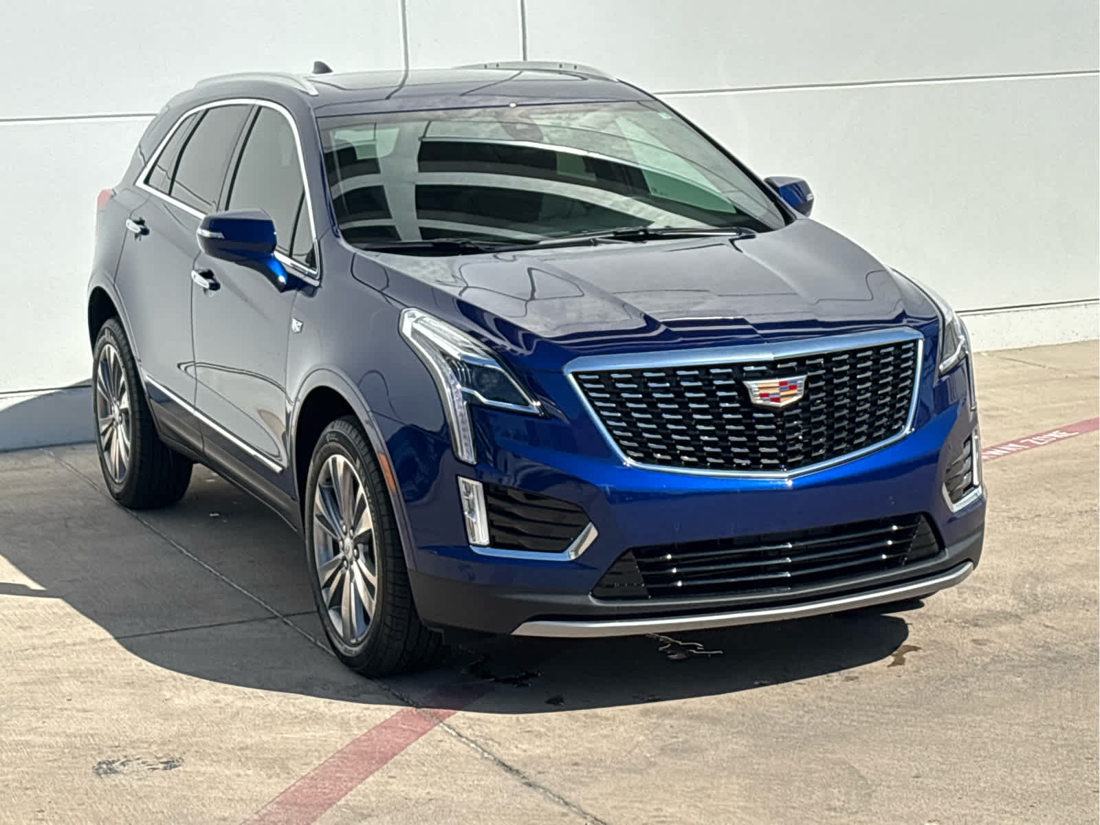 2024 Cadillac XT5 Premium Luxury photo 2