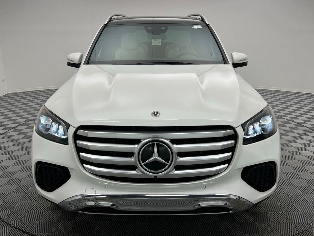 2024 Mercedes Benz GLS 450 4MATIC photo 2