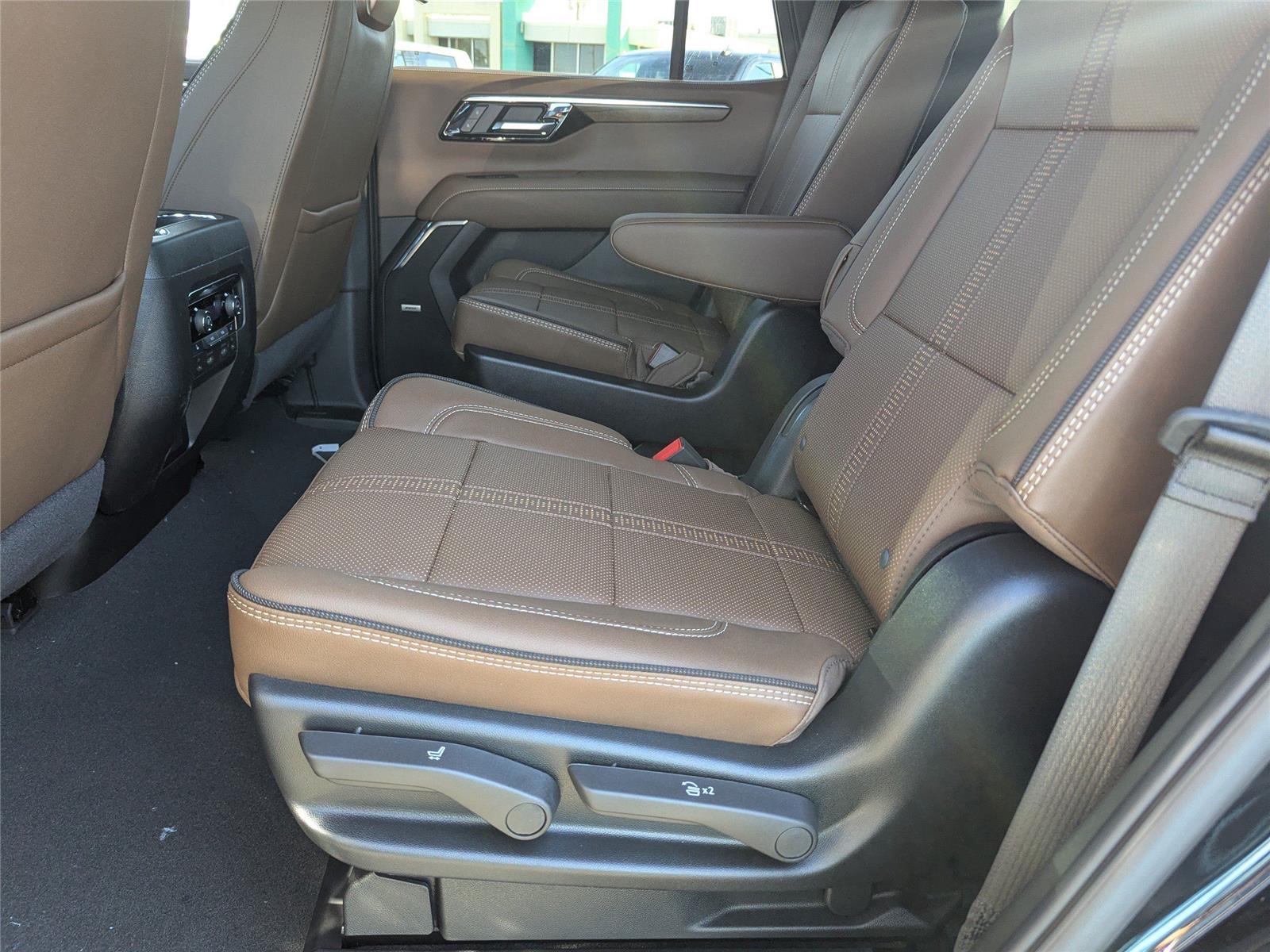 2025 Chevrolet Tahoe High Country photo 14