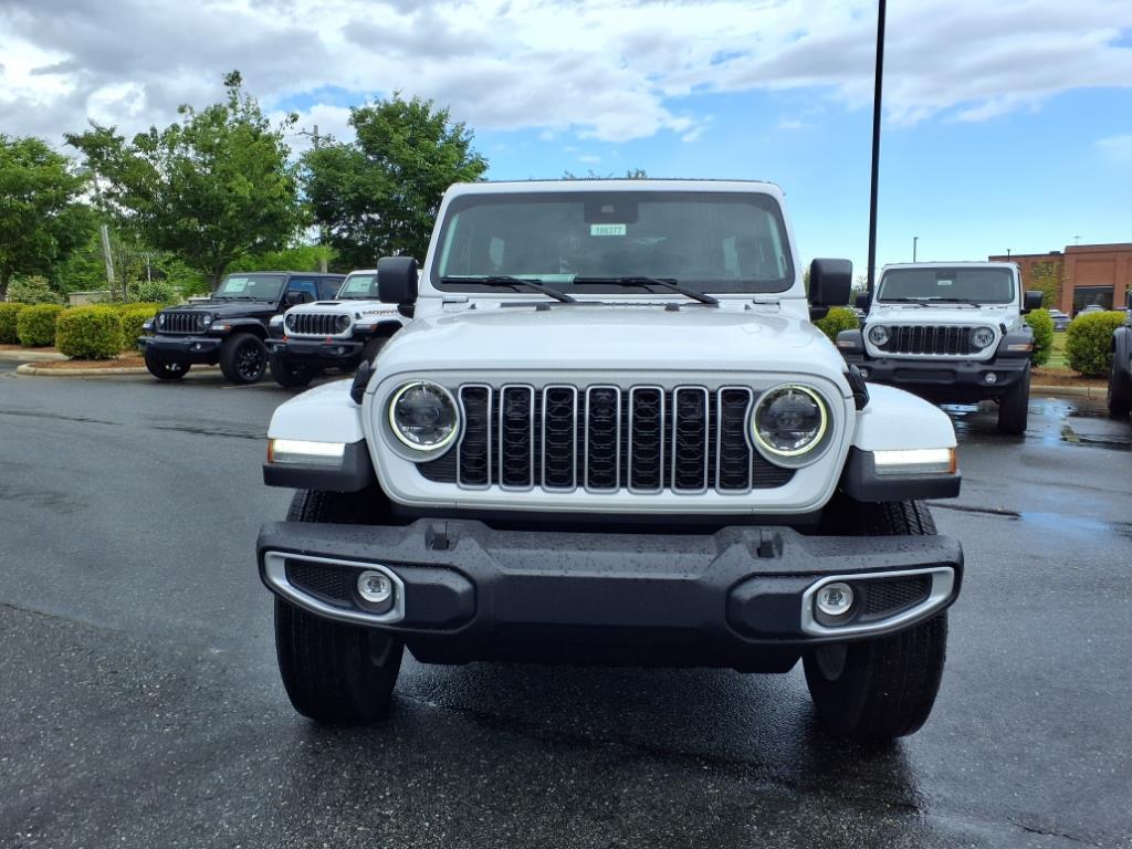2025 Jeep Wrangler Sahara photo 3